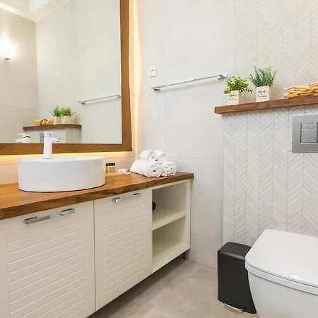 Diamond Apartment