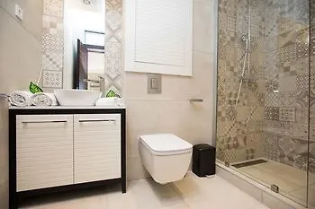 Diamond Apartment *