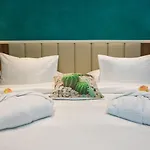 Diamond Daire Mlini