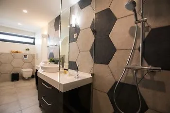 Diamond Apartment